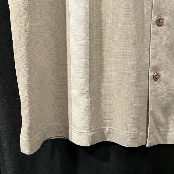 Tommy Bahama | 100% Silk Beige Button Down Short Sleeve Shirt Large - Picture 4 of 9